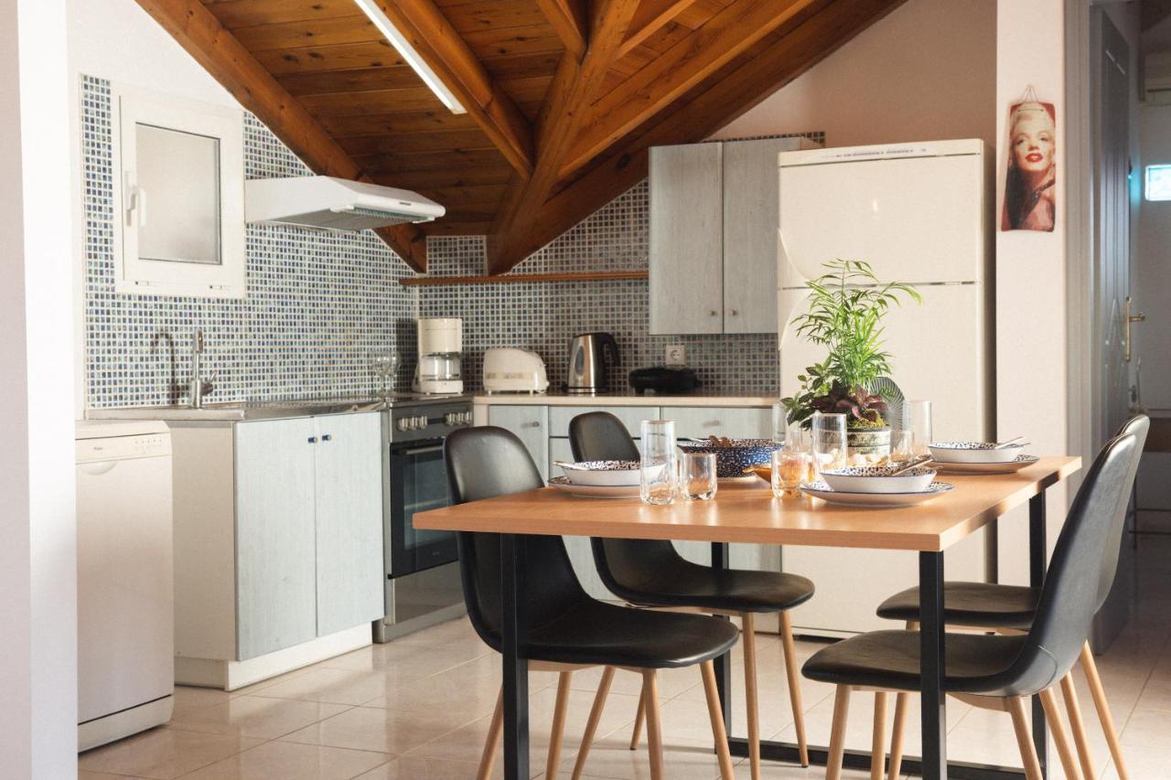 George Beachfront Apartments Lithakia  외부 사진