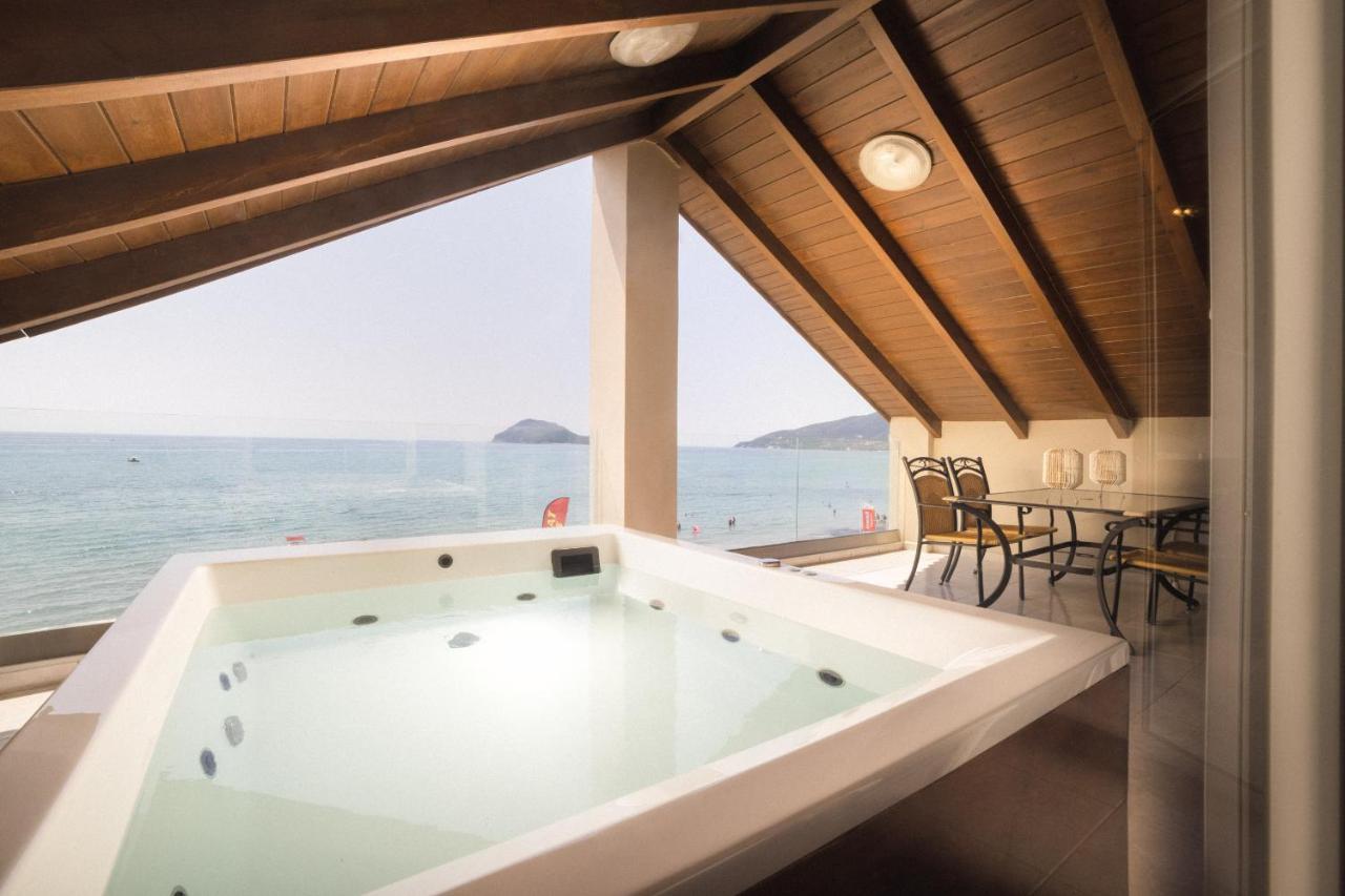 George Beachfront Apartments Lithakia  외부 사진