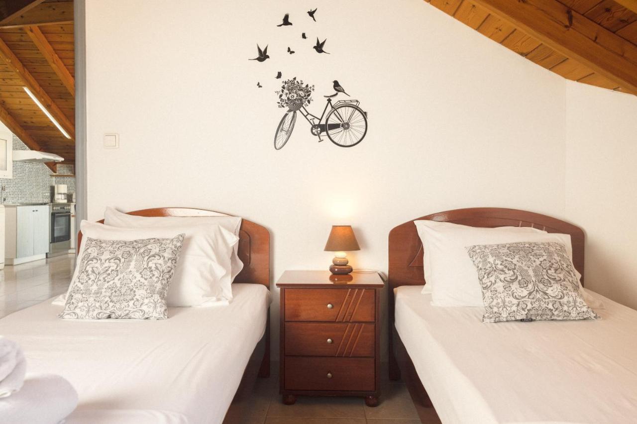 George Beachfront Apartments Lithakia  외부 사진