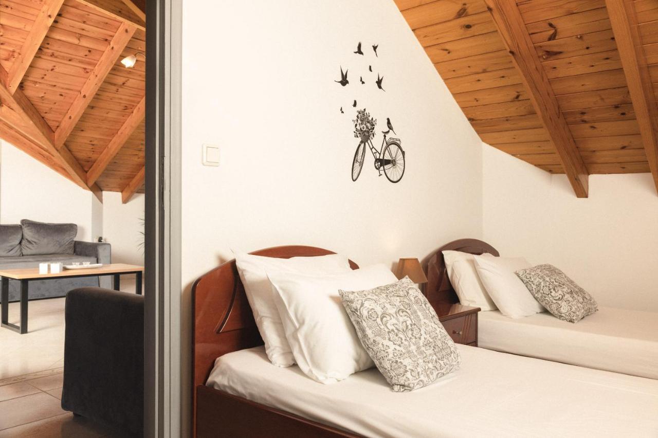 George Beachfront Apartments Lithakia  외부 사진
