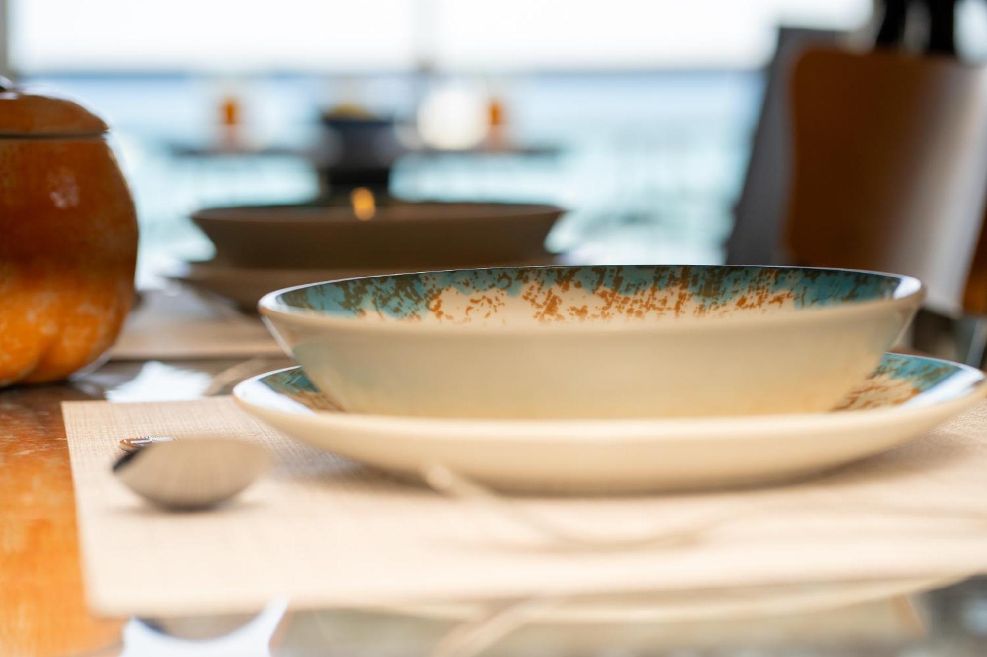 George Beachfront Apartments Lithakia  객실 사진
