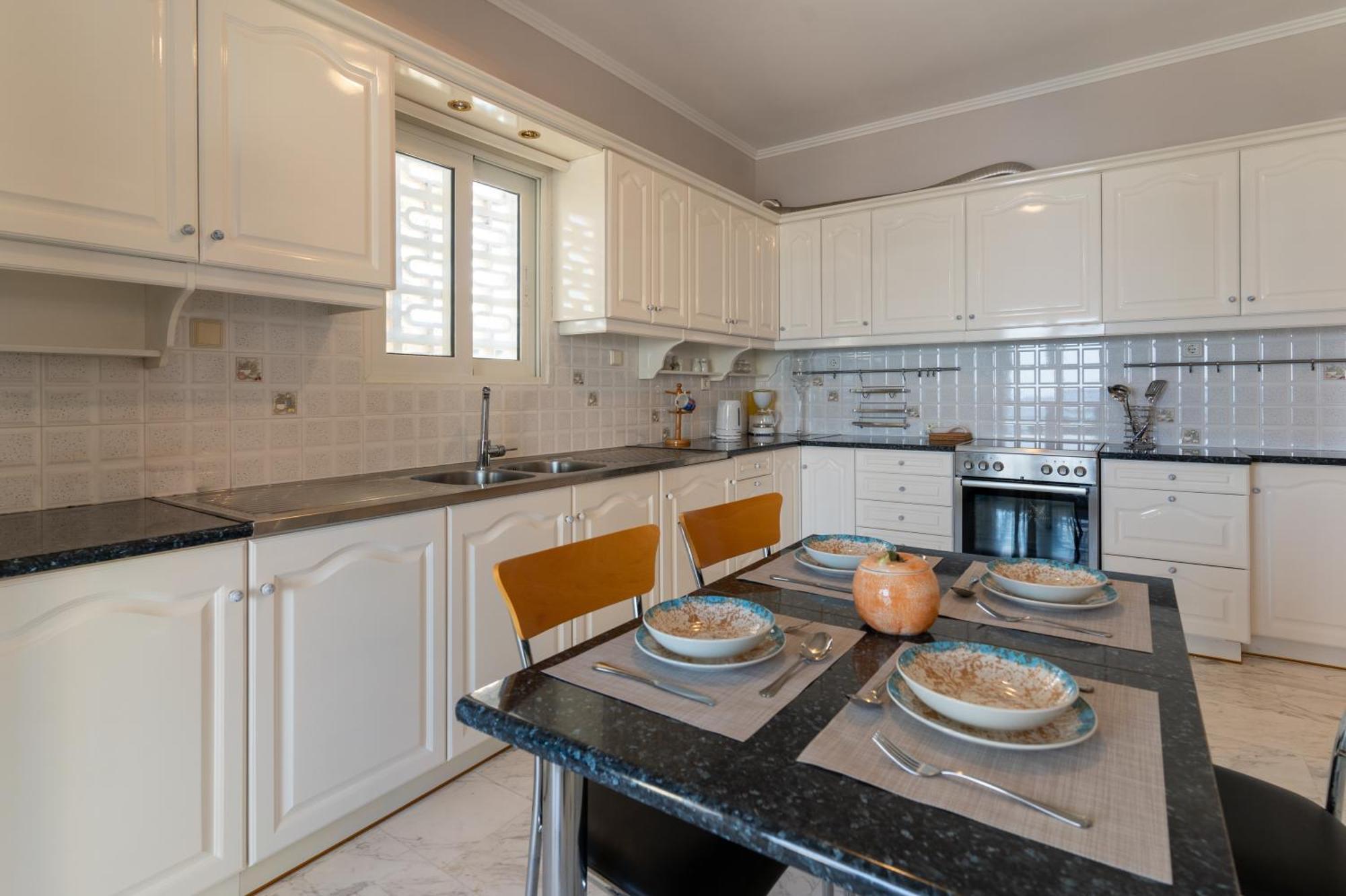 George Beachfront Apartments Lithakia  객실 사진